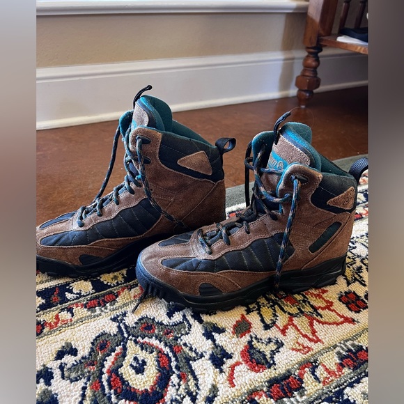 Vintage Coleman Hiking Boots - Picture 4 of 4